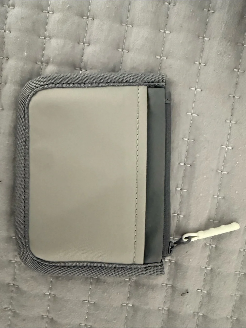 lululemon athletica gray and white zip wallet